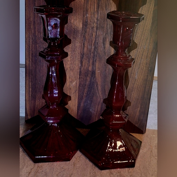 Vintage Red Glass Candle Holders Paneled 1960’s Set Of 2 Deep Vampire Red Gothic - Picture 5 of 5